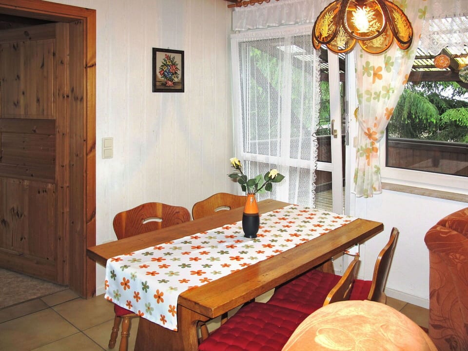 Table, Plant, Furniture, Property, Flower, Chair, Wood, Interior Design, Decoration, Textile