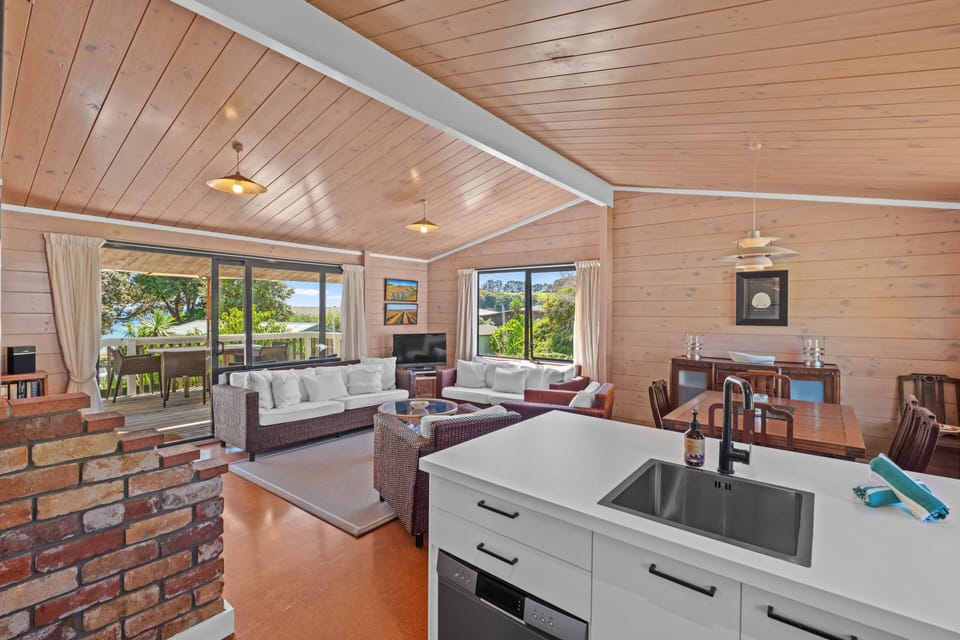 Family House, Balcony, Partial Ocean View | Private kitchen | Full-size fridge, microwave, oven, stovetop