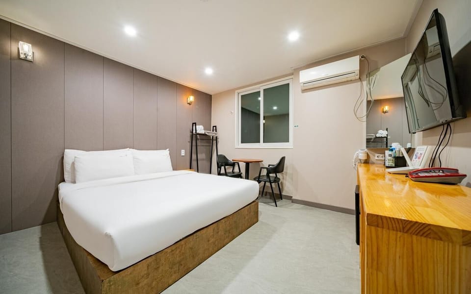 Superior Double Room | Individually decorated, free WiFi