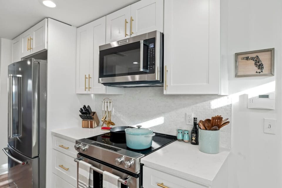 Kitchen cooking station with modern appliances