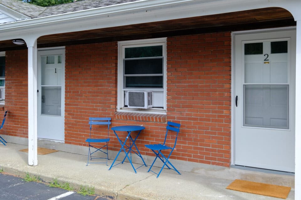Start your day in peace. Our charming bistro set for two is the perfect spot to enjoy your morning coffee while soaking in the local atmosphere