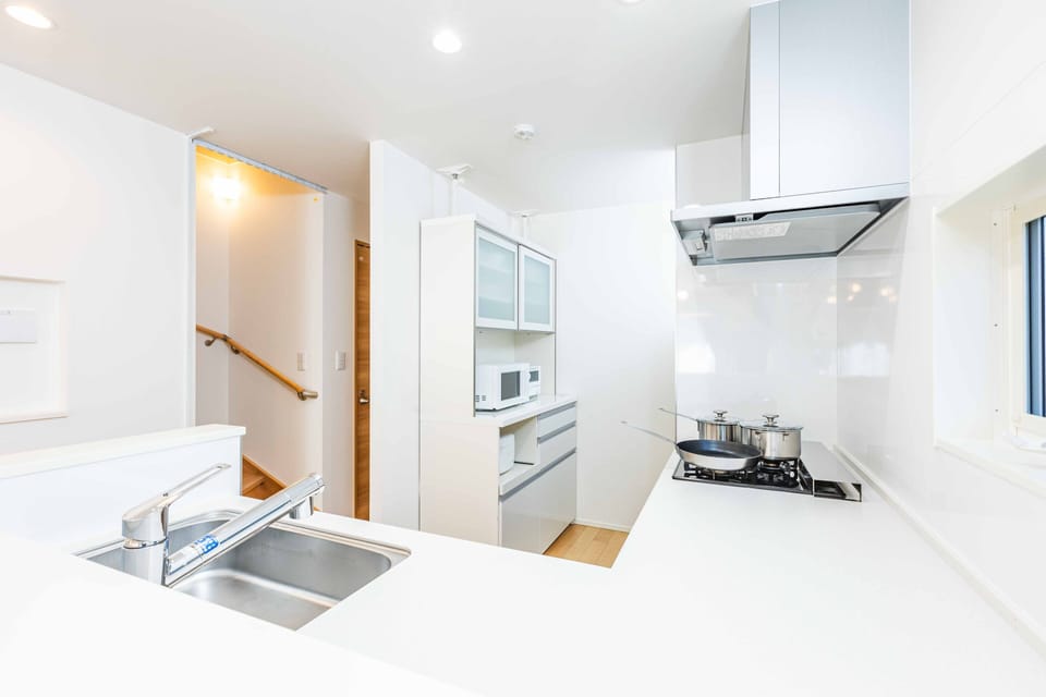 Executive House | Private kitchen | Full-size fridge, microwave, stovetop, electric kettle