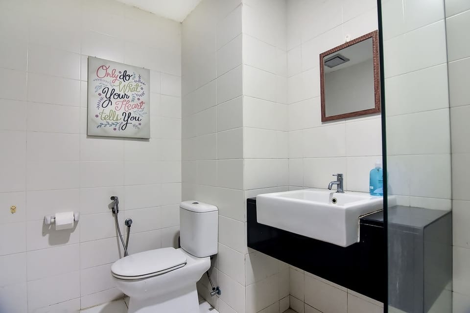 The warm & cozy bathroom.