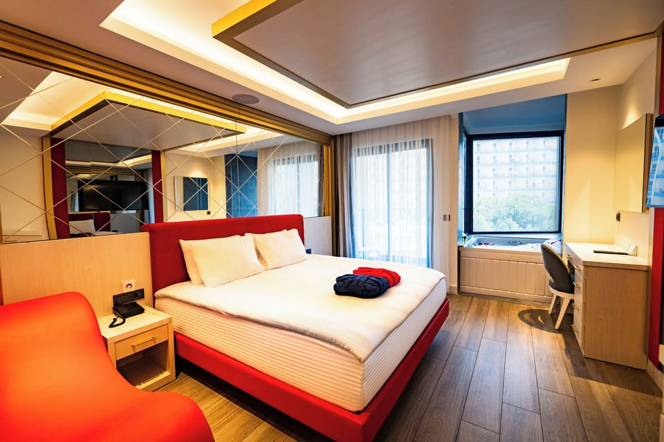 Minibar (some free items), in-room safe, desk, WiFi (free)