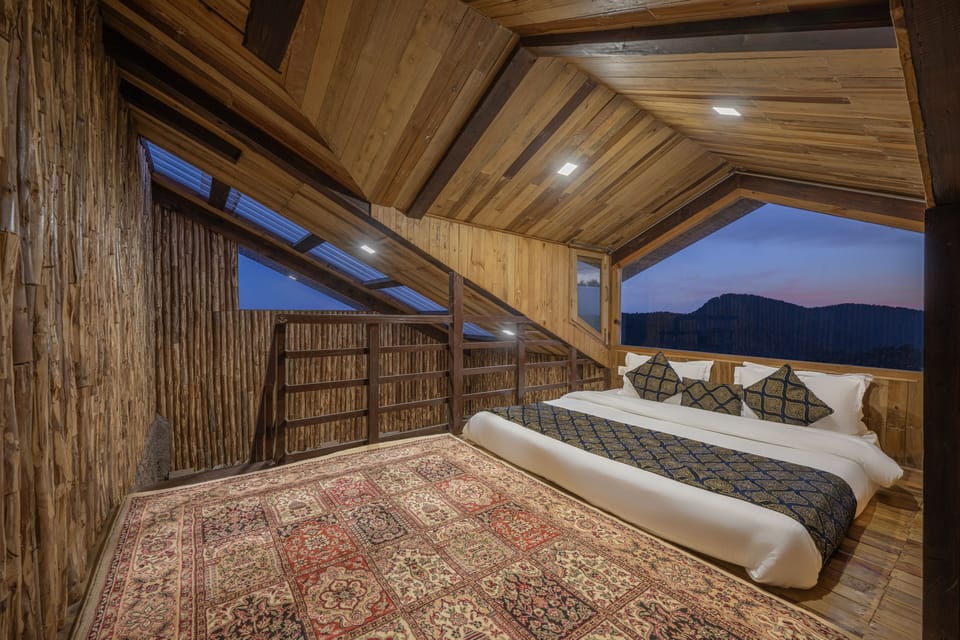 Mountain View Duplex Family Suite with Private Balcony | Valley view