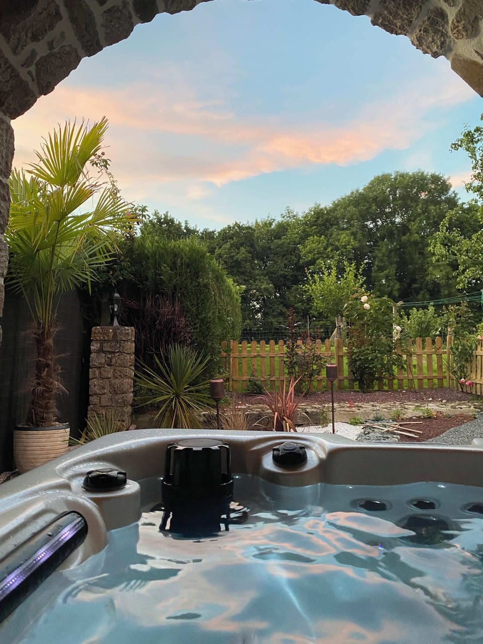 Outdoor spa tub