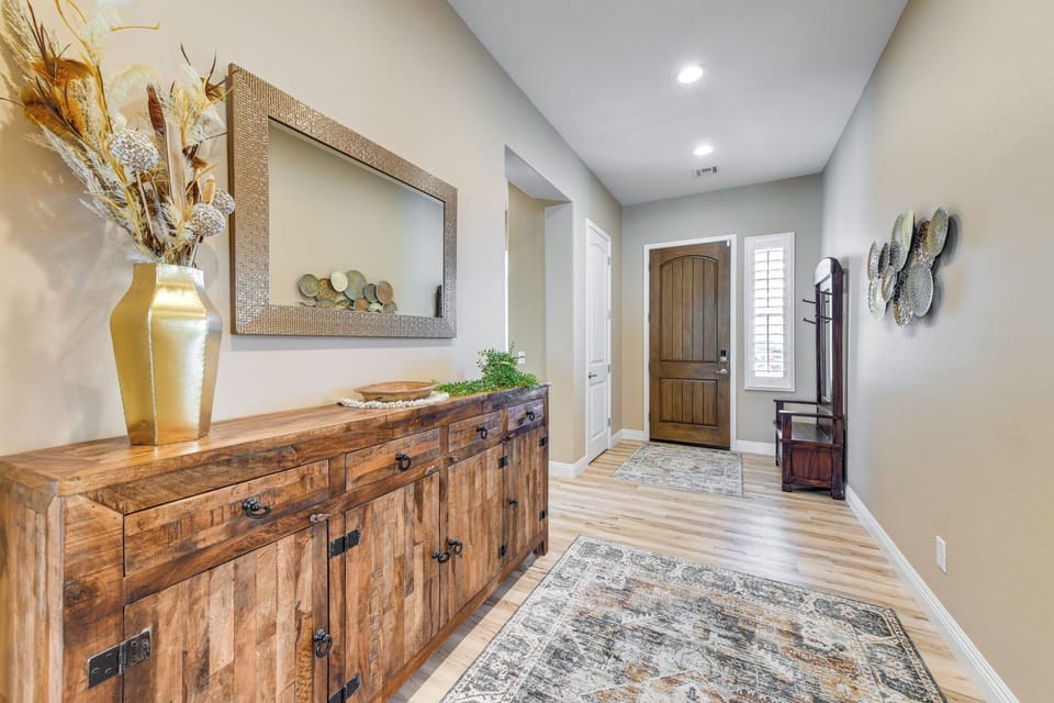 House (4 Bedrooms) | Interior