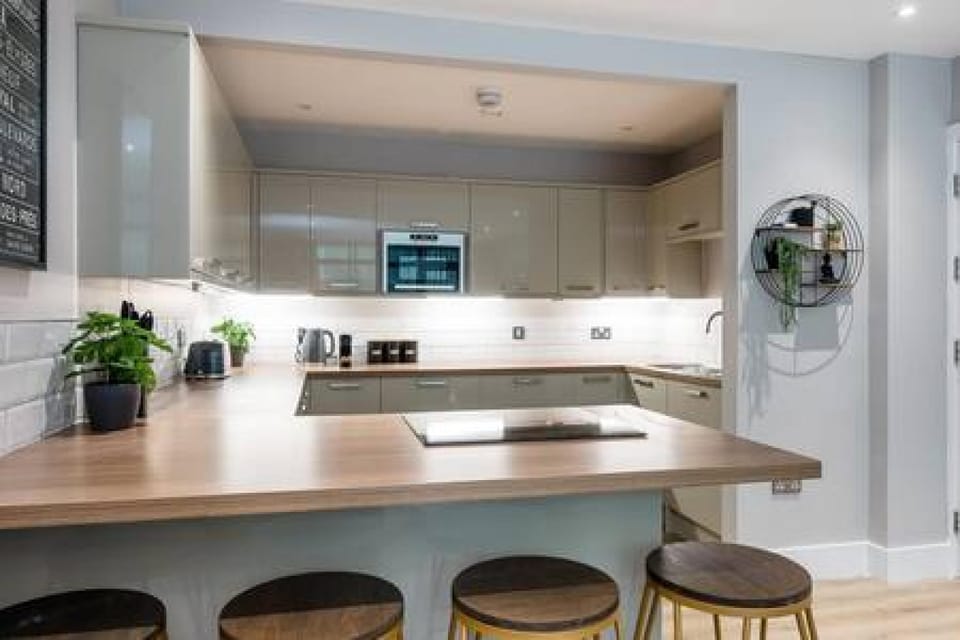 House | 2 bedrooms, iron/ironing board, Internet