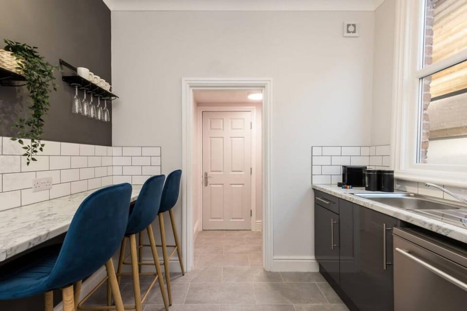 House | 3 bedrooms, iron/ironing board