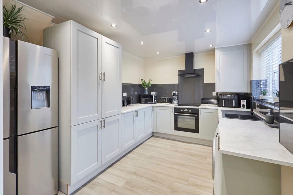 House | 5 bedrooms, iron/ironing board