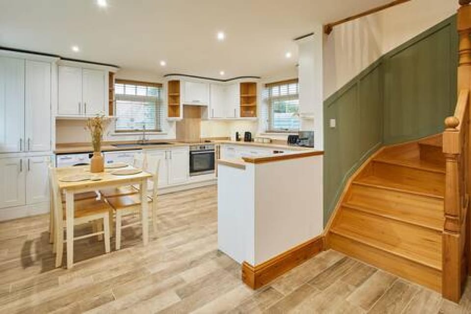 House | 2 bedrooms, iron/ironing board