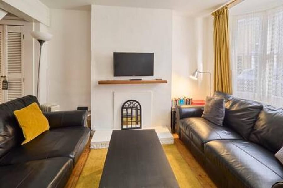 House | 2 bedrooms, iron/ironing board