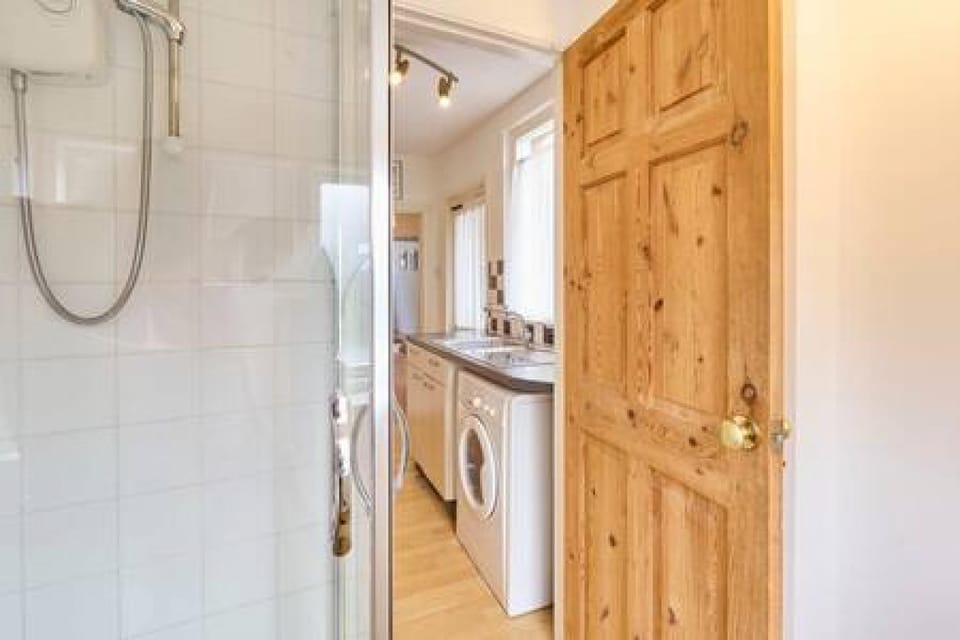 House | 2 bedrooms, iron/ironing board