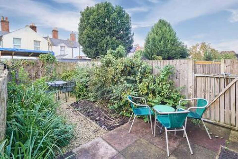 House | 2 bedrooms, iron/ironing board