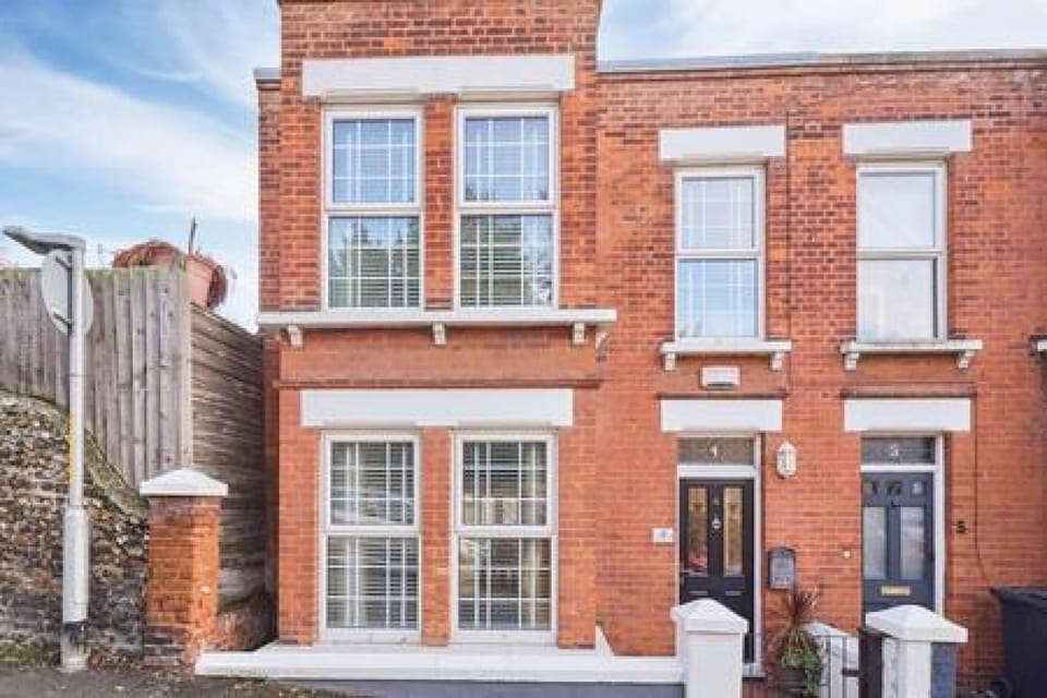 House | 3 bedrooms, high-speed internet