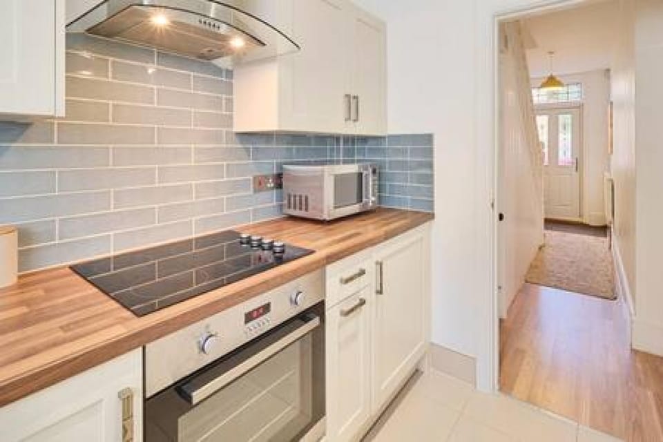 House | 3 bedrooms, high-speed internet