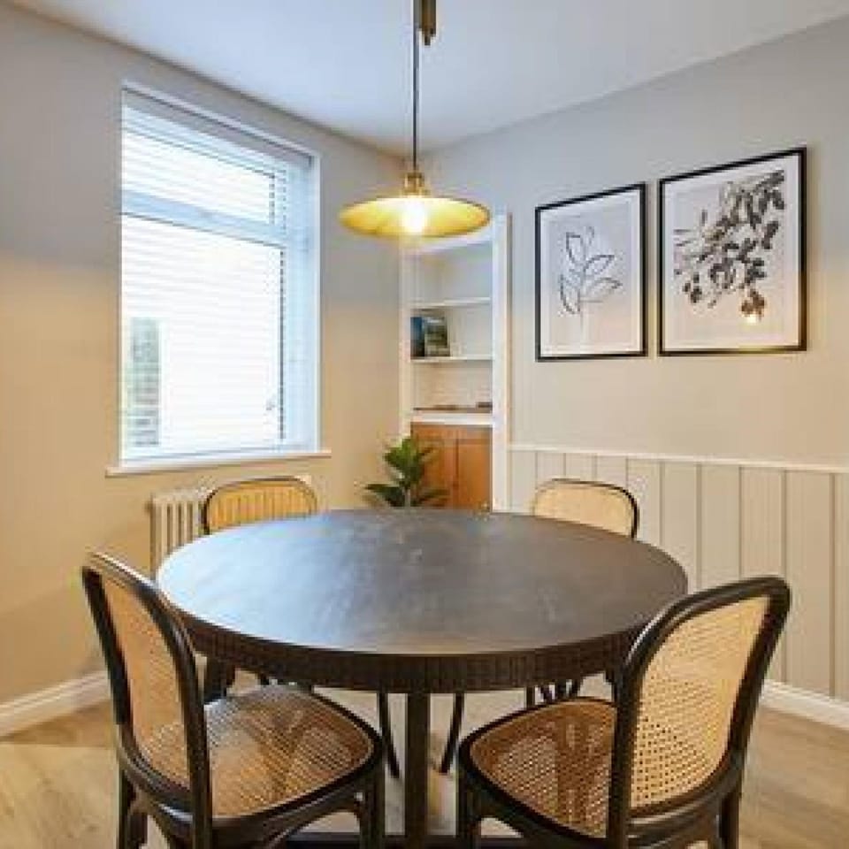 House | 2 bedrooms, iron/ironing board