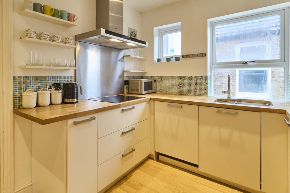 House | 2 bedrooms, iron/ironing board