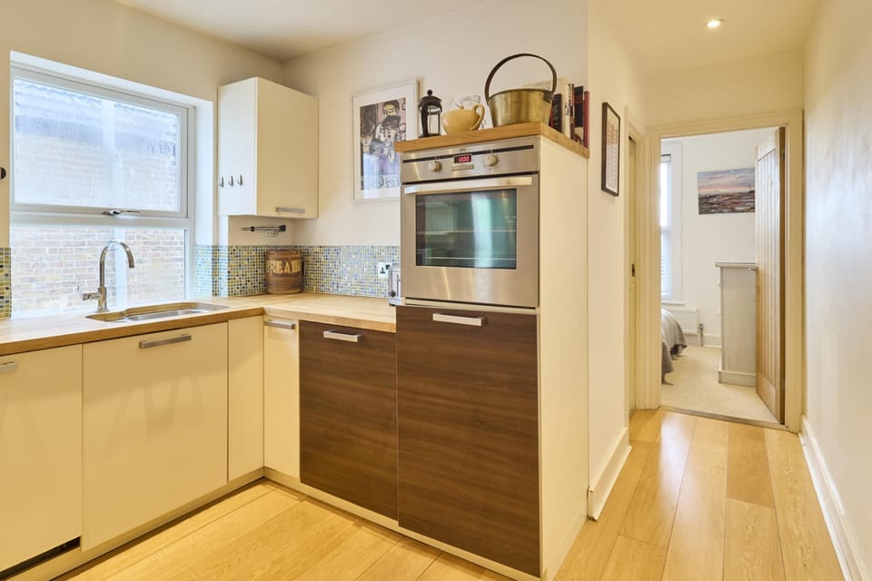 House | 2 bedrooms, iron/ironing board