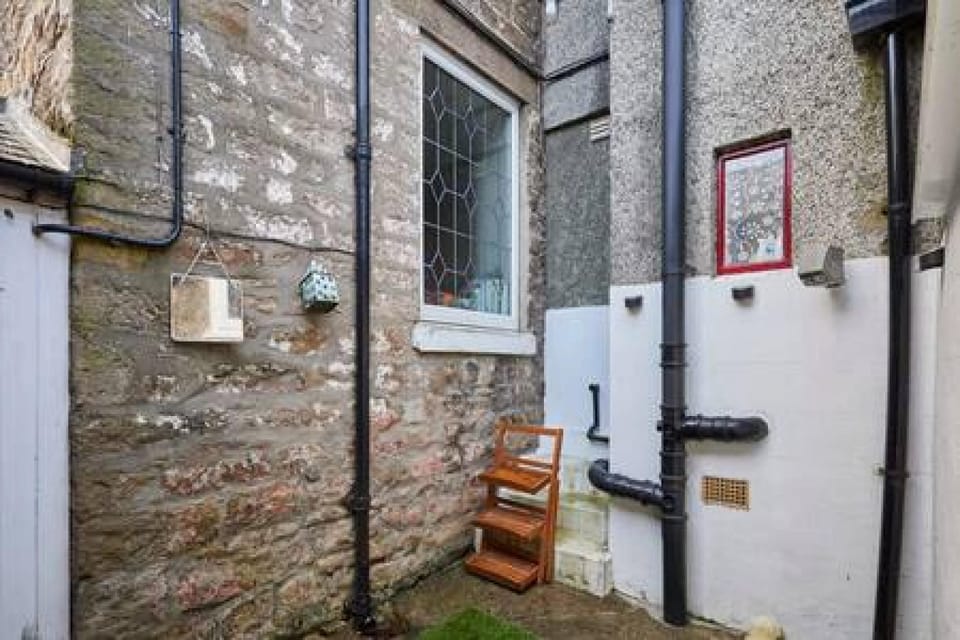 House | 1 bedroom, iron/ironing board