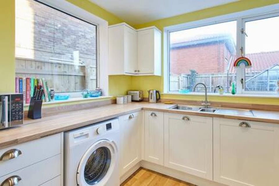 House | 3 bedrooms, iron/ironing board, high-speed internet