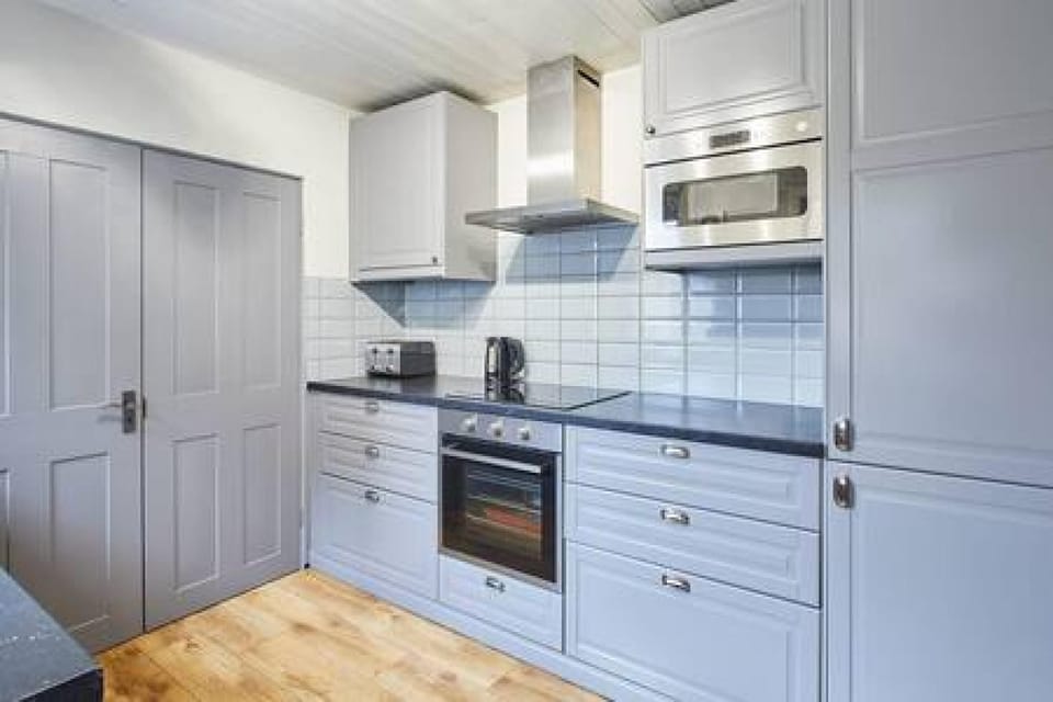 House | Iron/ironing board