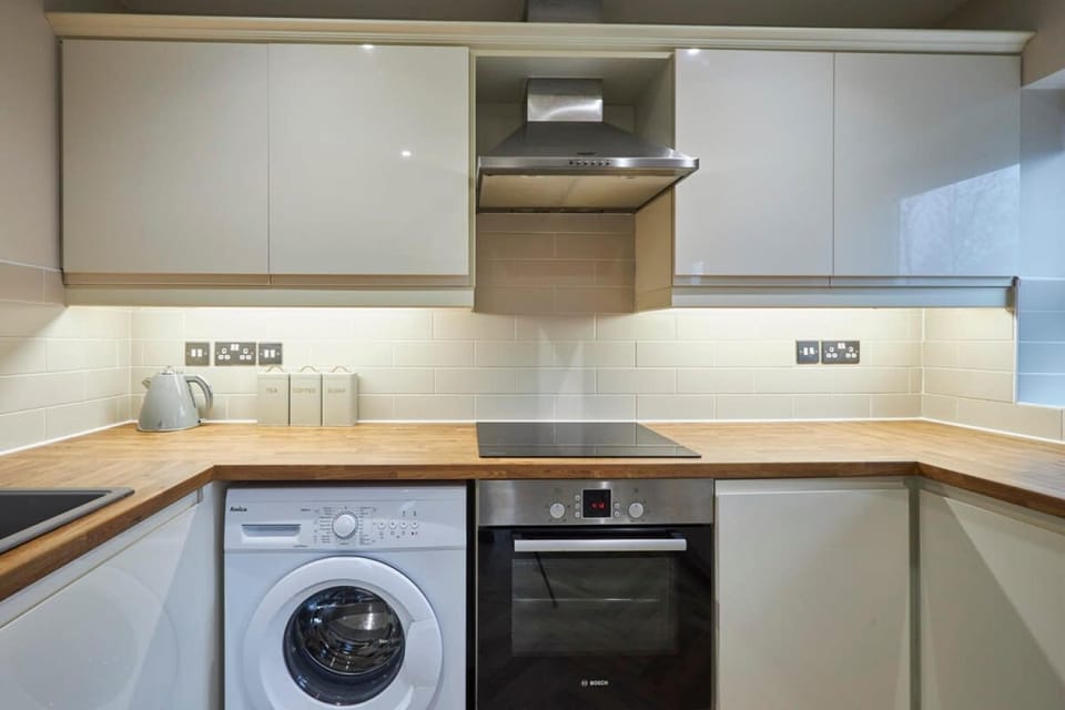 House | 2 bedrooms, iron/ironing board
