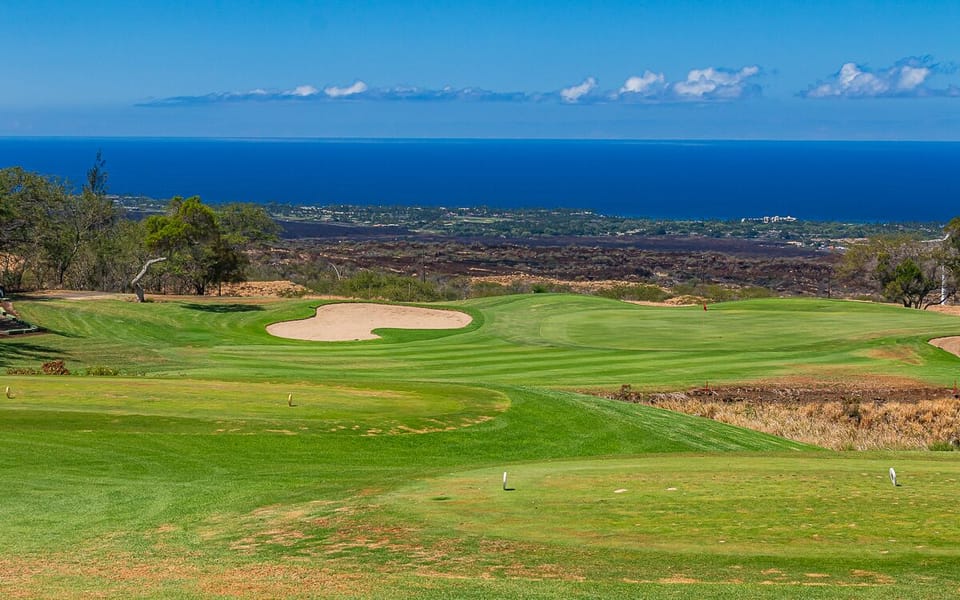 Ocean view on the golf course, minutes away from the beach