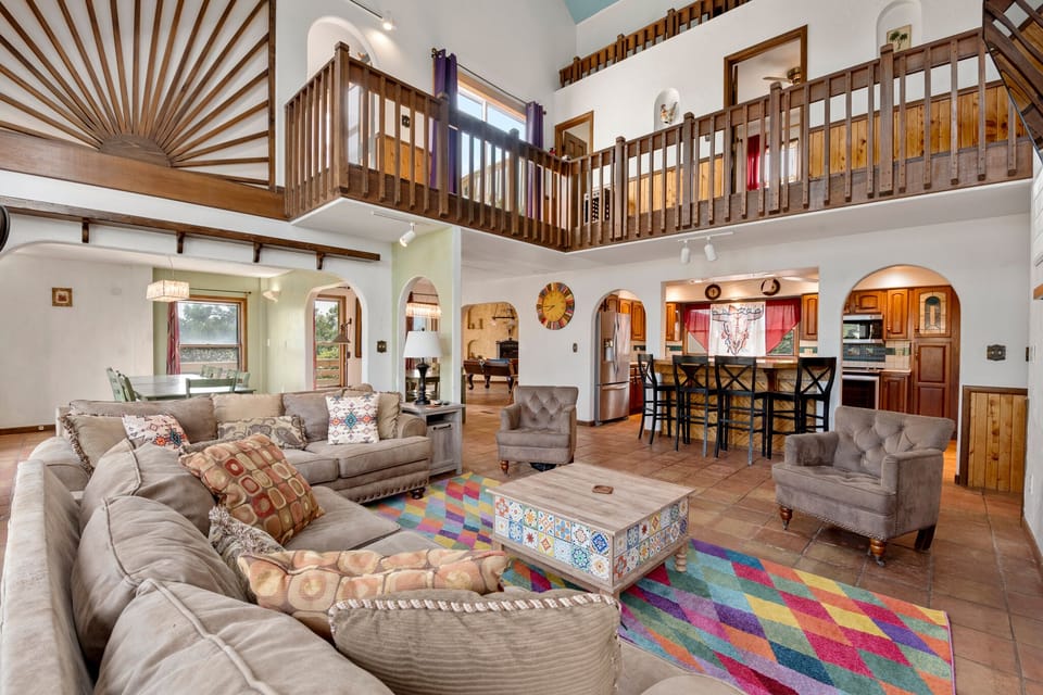 OH55: Cinco de Mayo | Mid Level Living Area