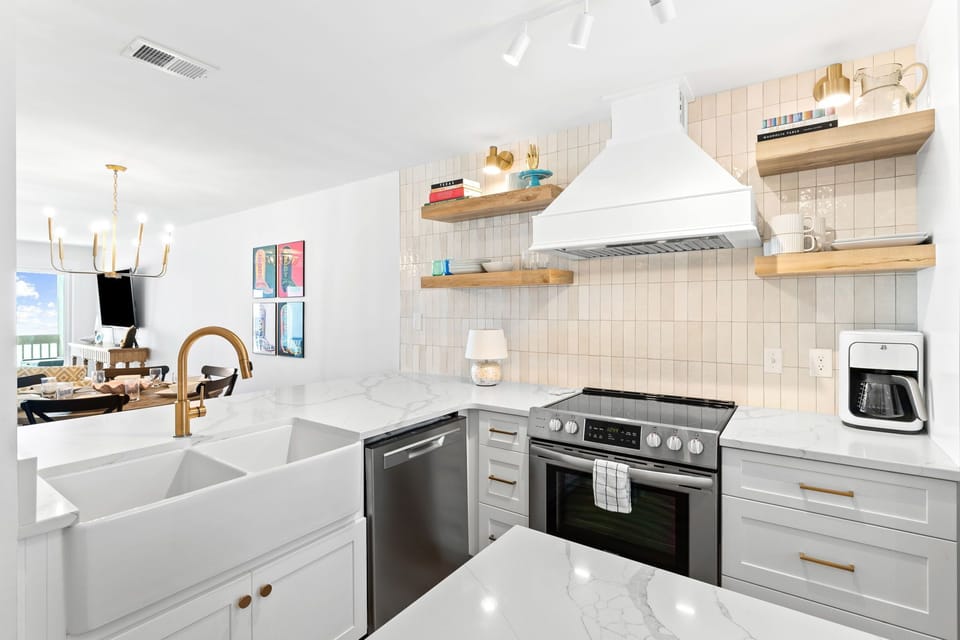 Spacious & Fully Equipped Chef's Kitchen