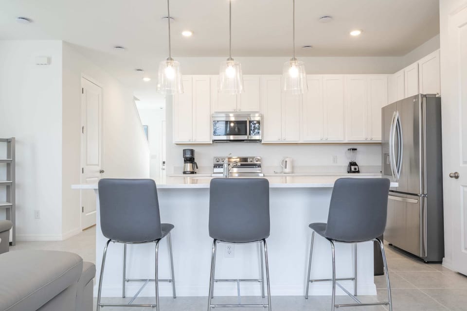 Comfort House, Pool Access | Private kitchen | Full-size fridge, microwave, oven, stovetop