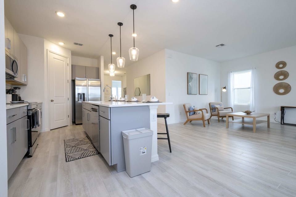 Premium House | Private kitchen | Fridge, oven, stovetop, dishwasher