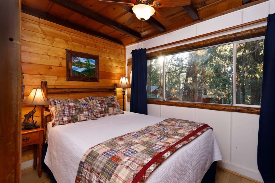 Bedroom with Queen Bed