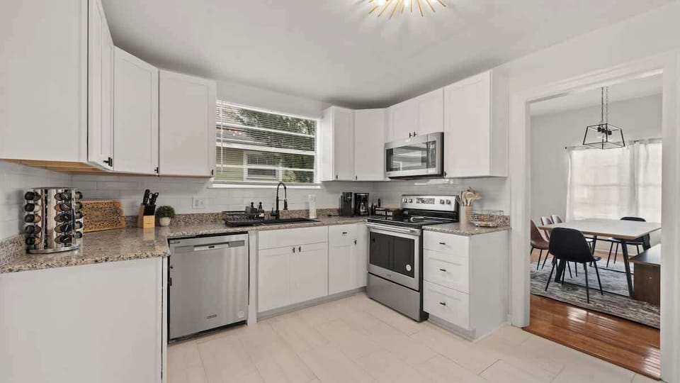 Cook like a chef, relax like a guest. Fully equipped modern kitchen designed for comfort and convenience