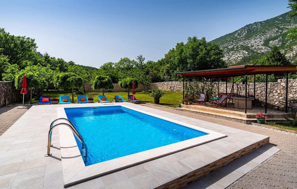 pool