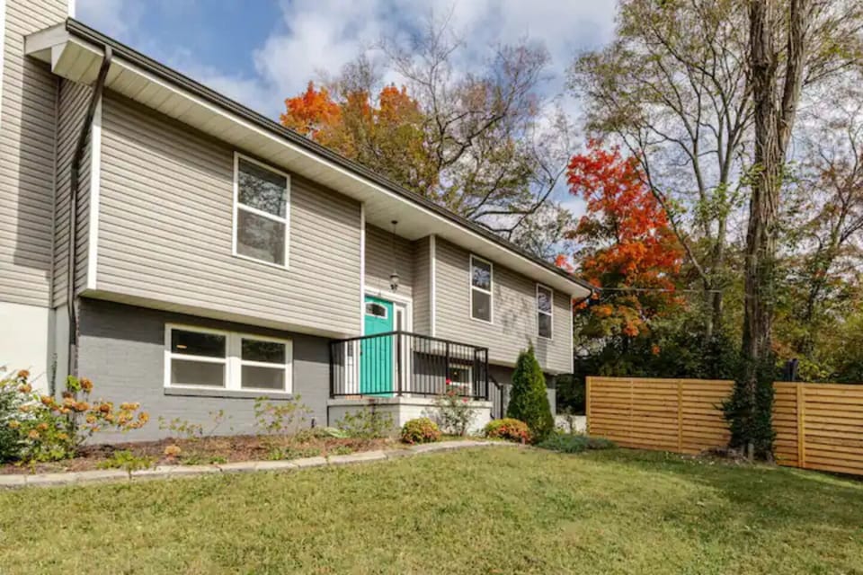 The front door is not to be used, the orange side door is the entrance.