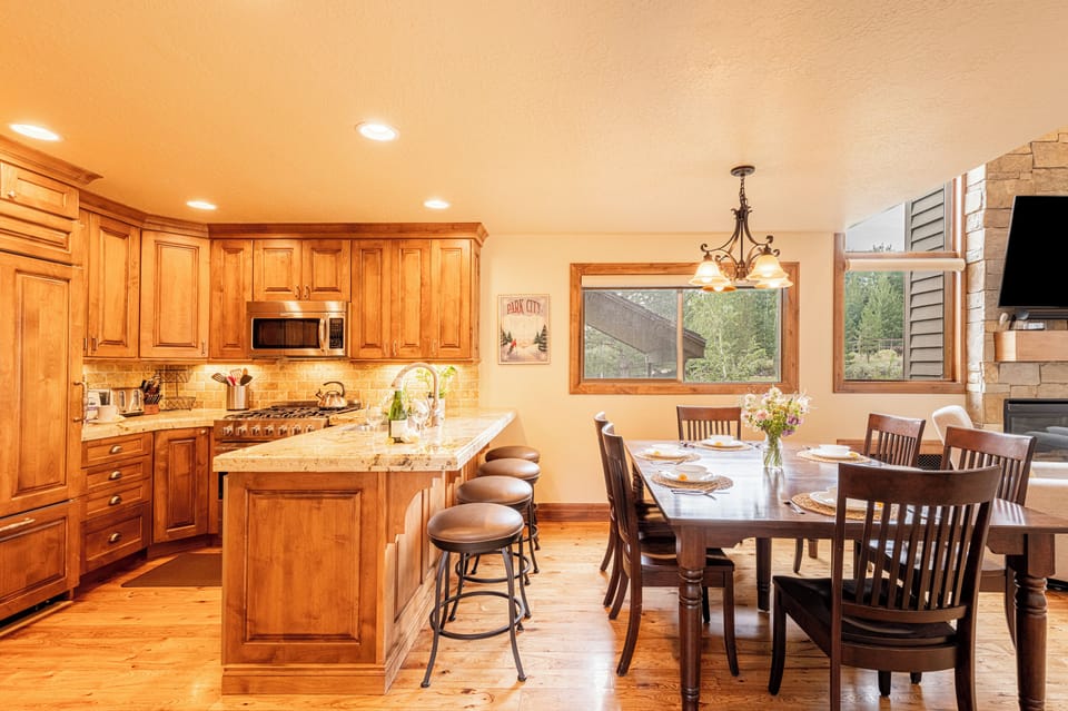 Kitchen bar seating for 4