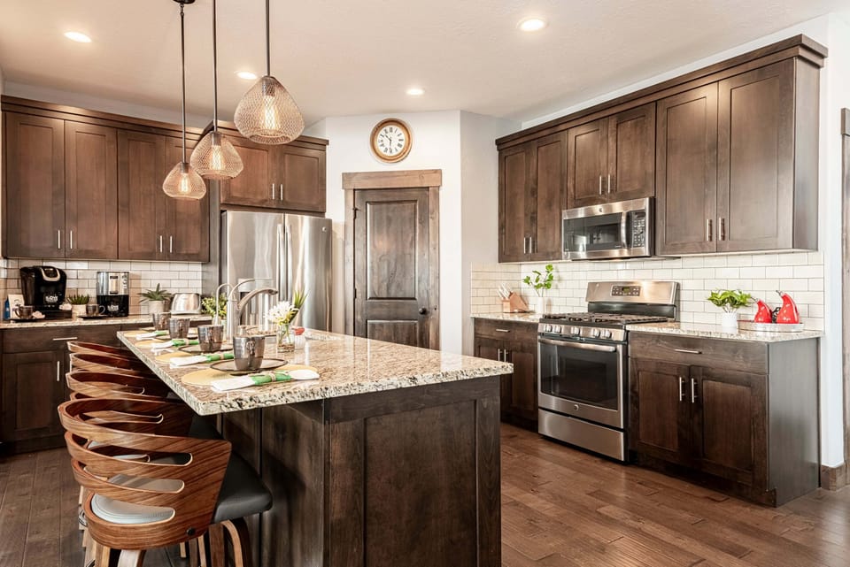 Stone counters and stainless steel appliances