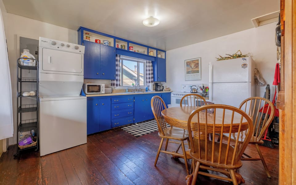 Plan your adventures around the dining table in the eat-in kitchen space