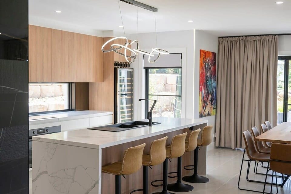 Kitchen + Breakfast Bar & Seats