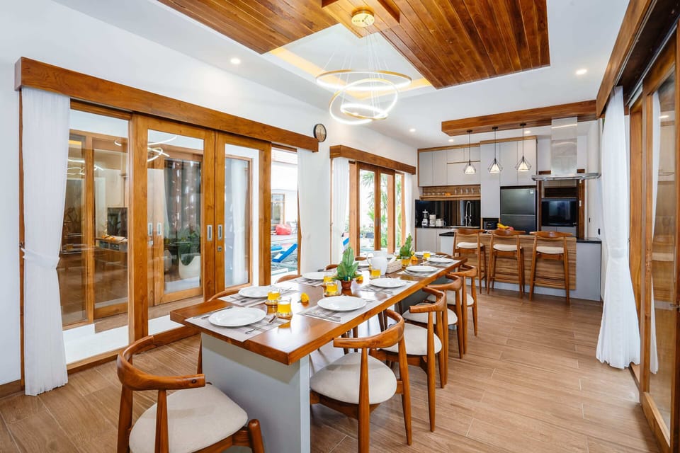Basic Villa | Dining