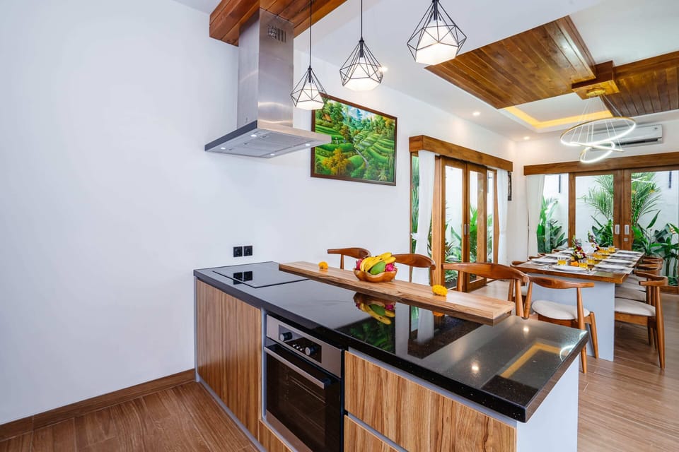 Basic Villa | Private kitchen | Fridge, microwave, oven, stovetop