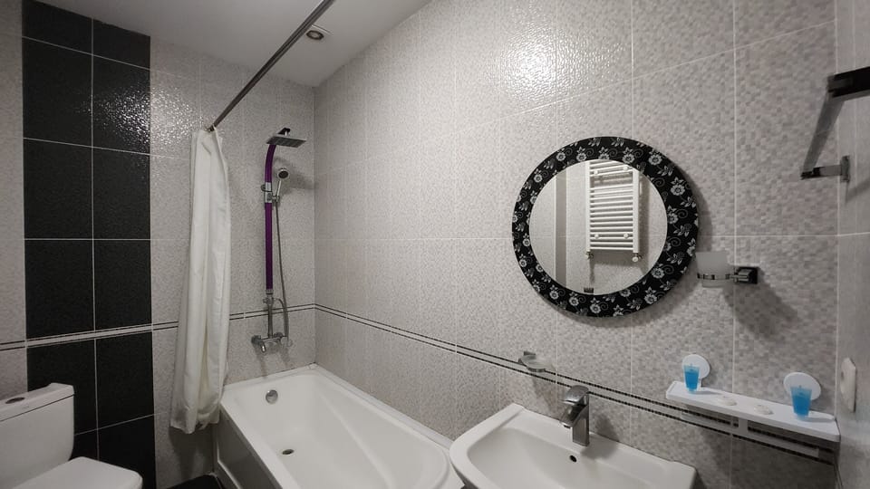 Superior Room | Bathroom | Free toiletries, hair dryer, bathrobes, slippers