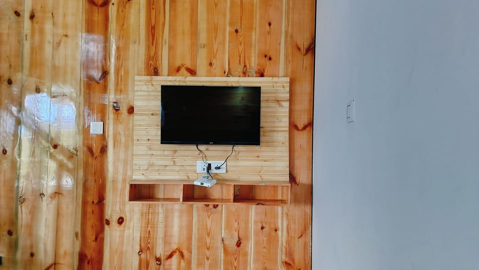 Deluxe Room, Mountain View | Free WiFi