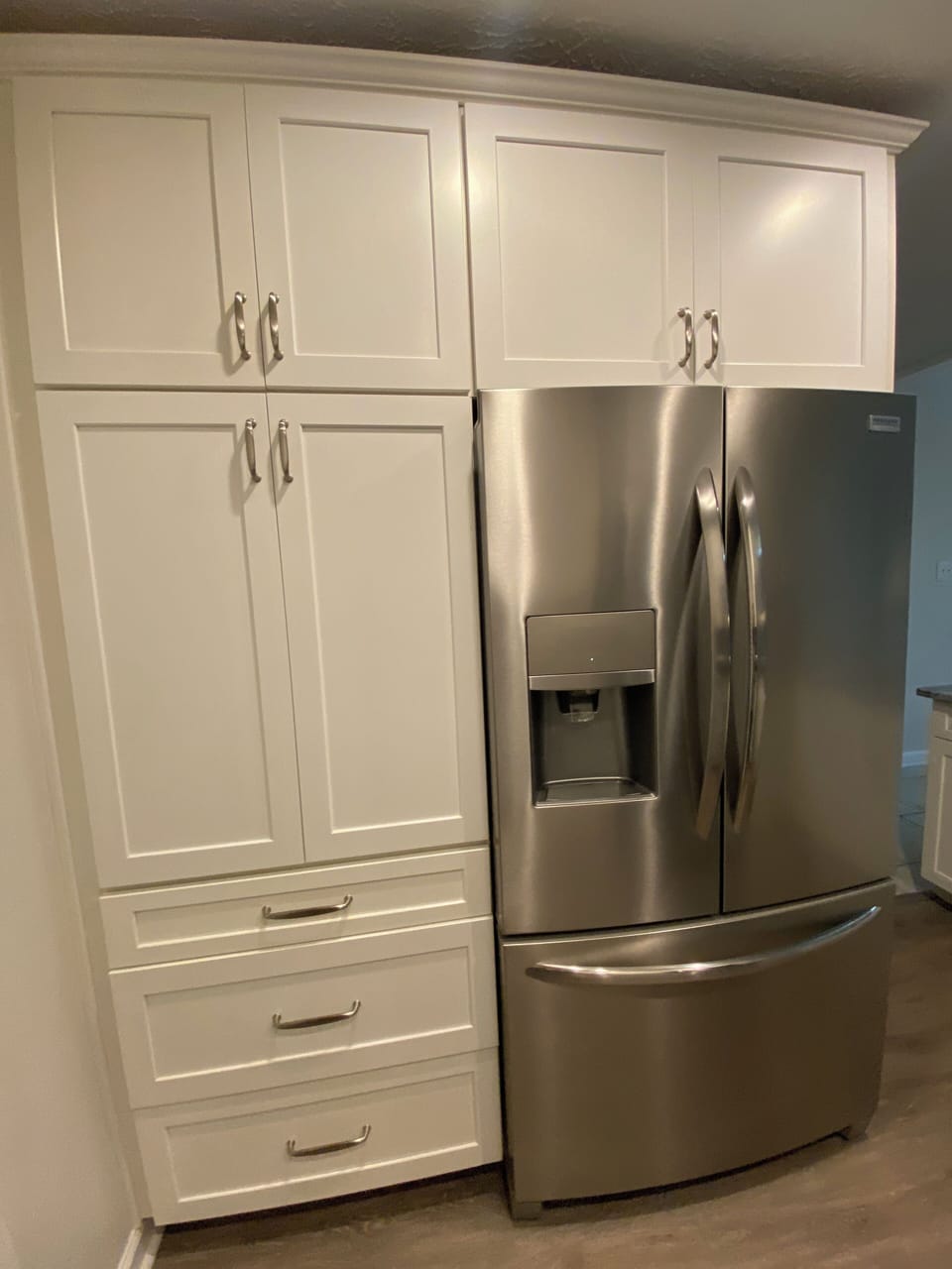 KITCHEN CABINET AND FRENCH DOOR REFRIGERATOR