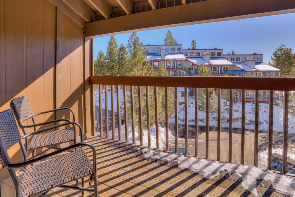 upstairs balcony mountain view