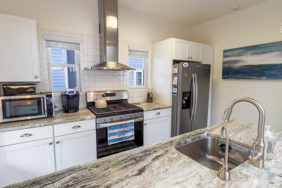 Main Level | Kitchen