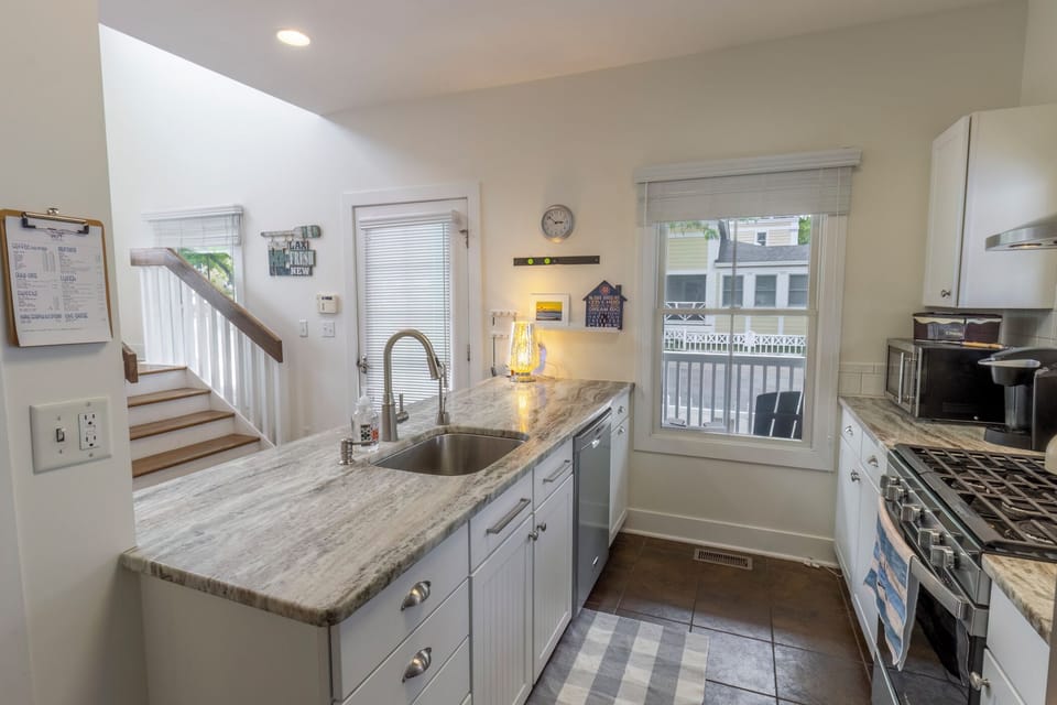 Main Level | Kitchen