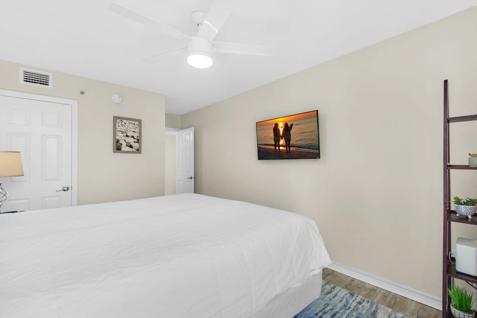 Guest bedroom