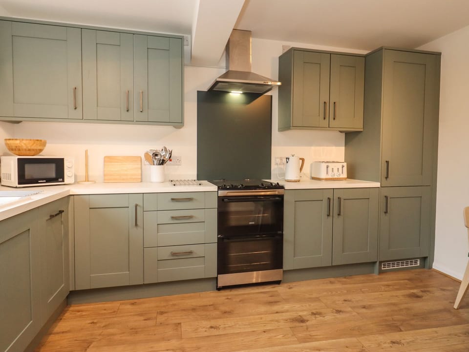 Fridge, dishwasher, electric kettle, toaster